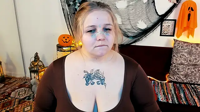 Snapshot of SladaDell chatting on 31, 10, 2025 SladaDell online show from 31, 10, 2025