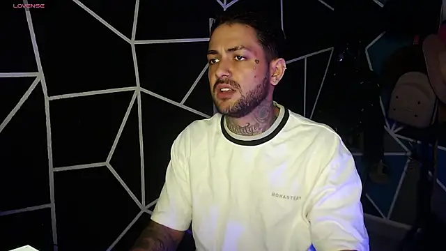 nicolastorres99 online show from 31, 10, 2025