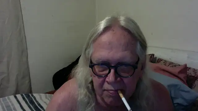 Snapshot of OldLadySara chatting on 23, 5, 2026 OldLadySara online show from 23, 5, 2026