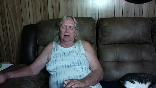 Snapshot of OldLadySara chatting on 18, 9, 2025 OldLadySara online show from 18, 9, 2025