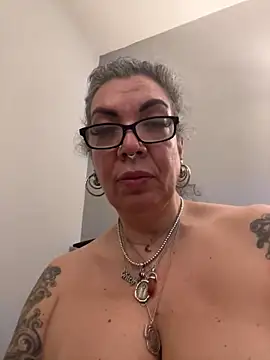 dieseldame1313 online show from 7, 2, 2025