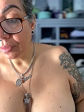 dieseldame1313 online show from 19, 3, 2026