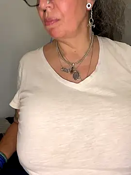 dieseldame1313 online show from 3, 12, 2025