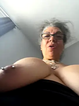 dieseldame1313 online show from 23, 10, 2025