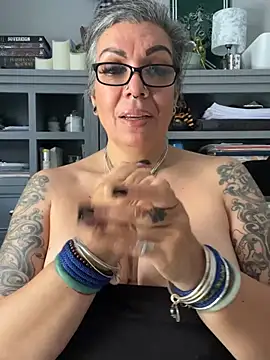 dieseldame1313 online show from 5, 4, 2026