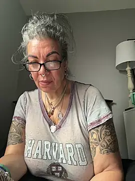 dieseldame1313 online show from 24, 2, 2025
