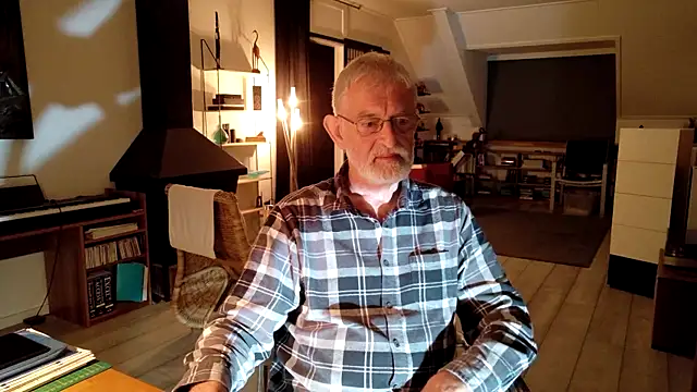 Snapshot of ewaldwillems99 chatting on 18, 10, 2025 ewaldwillems99 online show from 18, 10, 2025