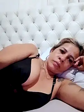 Snapshot of Alisson_Milf chatting on 24, 10, 2025 Alisson Milf online show from 24, 10, 2025