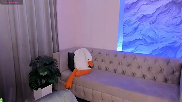 Aria Mila online show from 21, 4, 2026