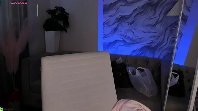 Aria Mila online show from 25, 3, 2026