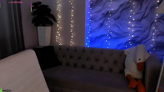 Aria Mila online show from 20, 4, 2026