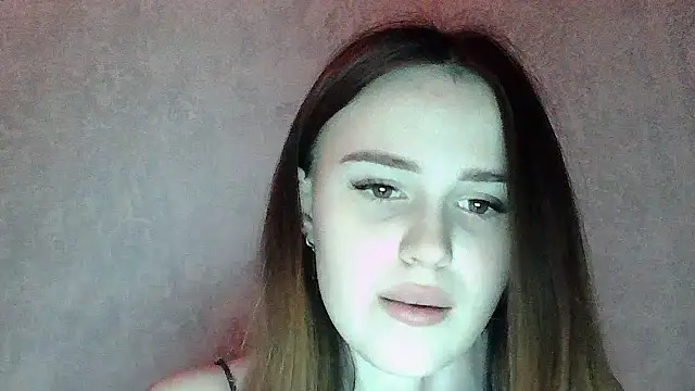 SweetLoraa online show from 7, 3, 2026