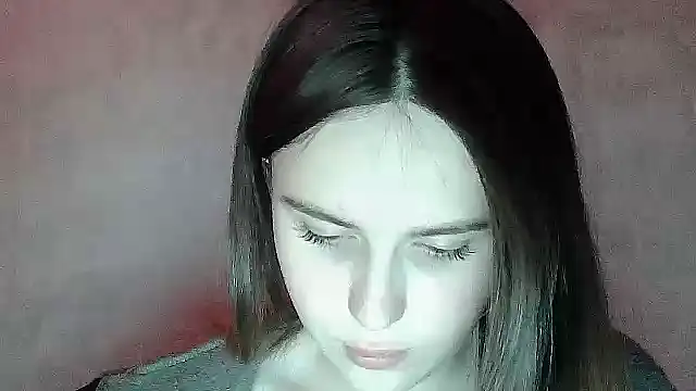 SweetLoraa online show from 7, 5, 2026