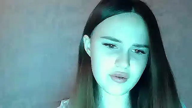 SweetLoraa online show from 15, 5, 2026