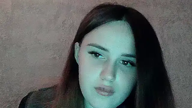 SweetLoraa online show from 13, 5, 2026