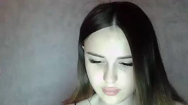 SweetLoraa online show from 18, 6, 2026