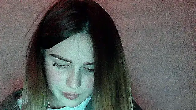 SweetLoraa online show from 13, 11, 2025