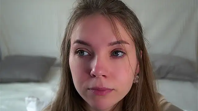 KarriBrownd online show from 9, 10, 2025