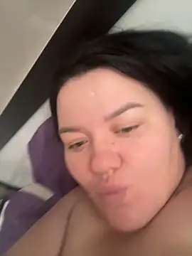 Snapshot of SunnyLeila2101 chatting on 10, 11, 2025 SunnyLeila2101 online show from 10, 11, 2025