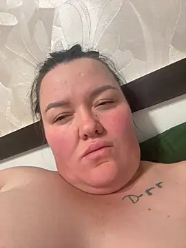SunnyLeila2101 online show from 4, 10, 2025