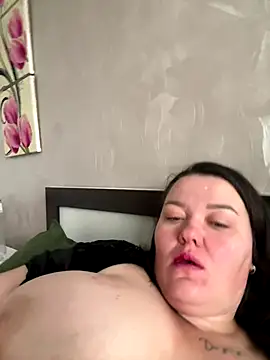 Snapshot of SunnyLeila2101 chatting on 9, 10, 2025 SunnyLeila2101 online show from 9, 10, 2025