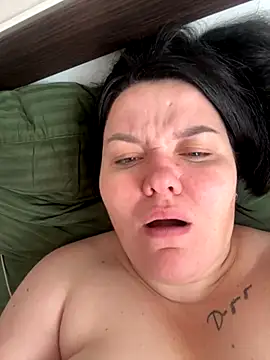 Snapshot of SunnyLeila2101 chatting on 26, 10, 2025 SunnyLeila2101 online show from 26, 10, 2025