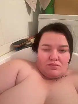 Snapshot of SunnyLeila2101 chatting on 18, 11, 2025 SunnyLeila2101 online show from 18, 11, 2025