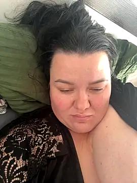 Snapshot of SunnyLeila2101 chatting on 3, 11, 2025 SunnyLeila2101 online show from 3, 11, 2025