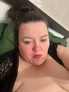 Snapshot of SunnyLeila2101 chatting on 8, 10, 2025 SunnyLeila2101 online show from 8, 10, 2025