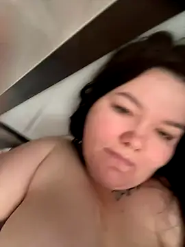 Snapshot of SunnyLeila2101 chatting on 28, 11, 2025 SunnyLeila2101 online show from 28, 11, 2025