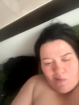 Snapshot of SunnyLeila2101 chatting on 8, 11, 2025 SunnyLeila2101 online show from 8, 11, 2025