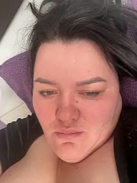 Snapshot of SunnyLeila2101 chatting on 14, 11, 2025 SunnyLeila2101 online show from 14, 11, 2025