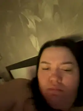 SunnyLeila2101 online show from 4, 12, 2025