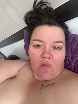 SunnyLeila2101 online show from 6, 5, 2026