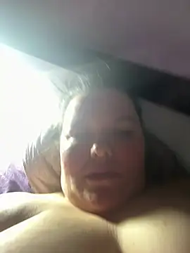 SunnyLeila2101 online show from 6, 3, 2026