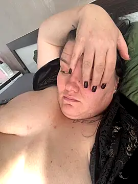 Snapshot of SunnyLeila2101 chatting on 30, 10, 2025 SunnyLeila2101 online show from 30, 10, 2025