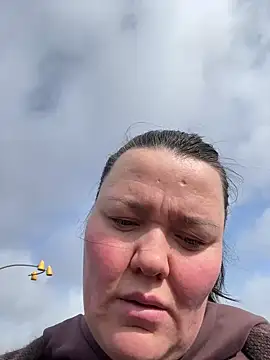 SunnyLeila2101 online show from 11, 4, 2026