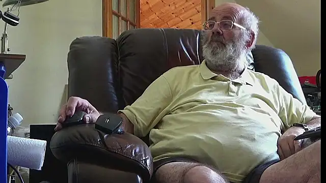 Snapshot of janzer13 chatting on 23, 7, 2026 janzer13 online show from 23, 7, 2026