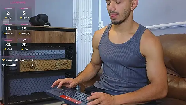 Snapshot of ArturoCardona_ chatting on 9, 10, 2025 ArturoCardona online show from 9, 10, 2025