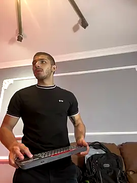 Snapshot of ArturoCardona_ chatting on 22, 10, 2025 ArturoCardona online show from 22, 10, 2025