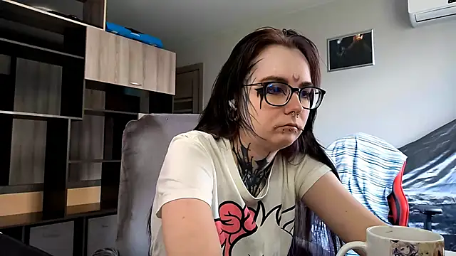 Snapshot of HighelikeGirl chatting on 26, 9, 2025 HighelikeGirl online show from 26, 9, 2025