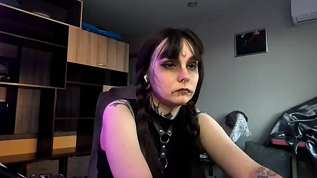 Snapshot of HighelikeGirl chatting on 3, 10, 2025 HighelikeGirl online show from 3, 10, 2025