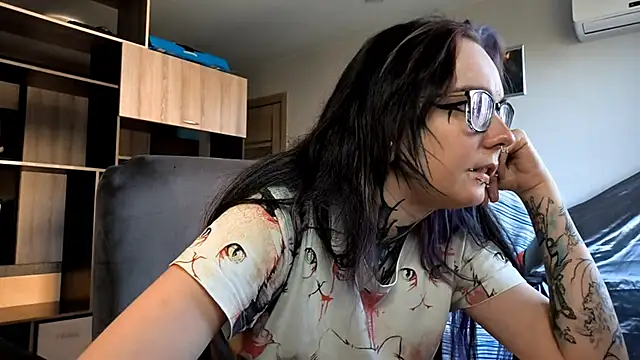 Snapshot of HighelikeGirl chatting on 23, 9, 2025 HighelikeGirl online show from 23, 9, 2025