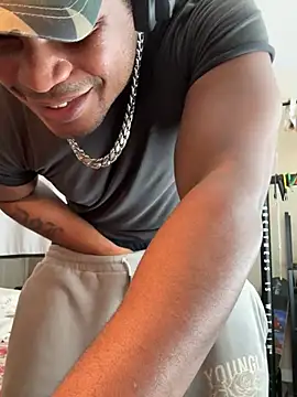 KeYBuMp323 online show from 13, 2, 2026