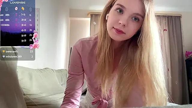 FruityXo online show from 4, 4, 2026