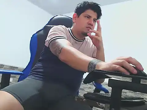 Snapshot of mister_cum1999 chatting on 13, 5, 2026 mister cum1999 online show from 13, 5, 2026