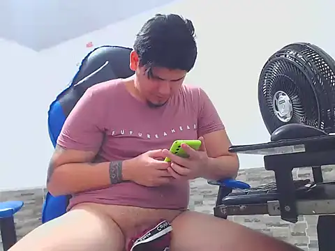 Snapshot of mister_cum1999 chatting on 6, 11, 2025 mister cum1999 online show from 6, 11, 2025