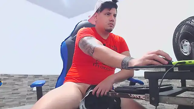 Snapshot of mister_cum1999 chatting on 28, 11, 2025 mister cum1999 online show from 28, 11, 2025