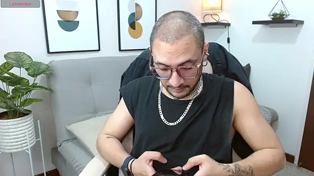   Damian    online show from 22, 10, 2025