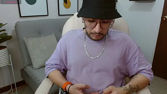   Damian    online show from 15, 11, 2025